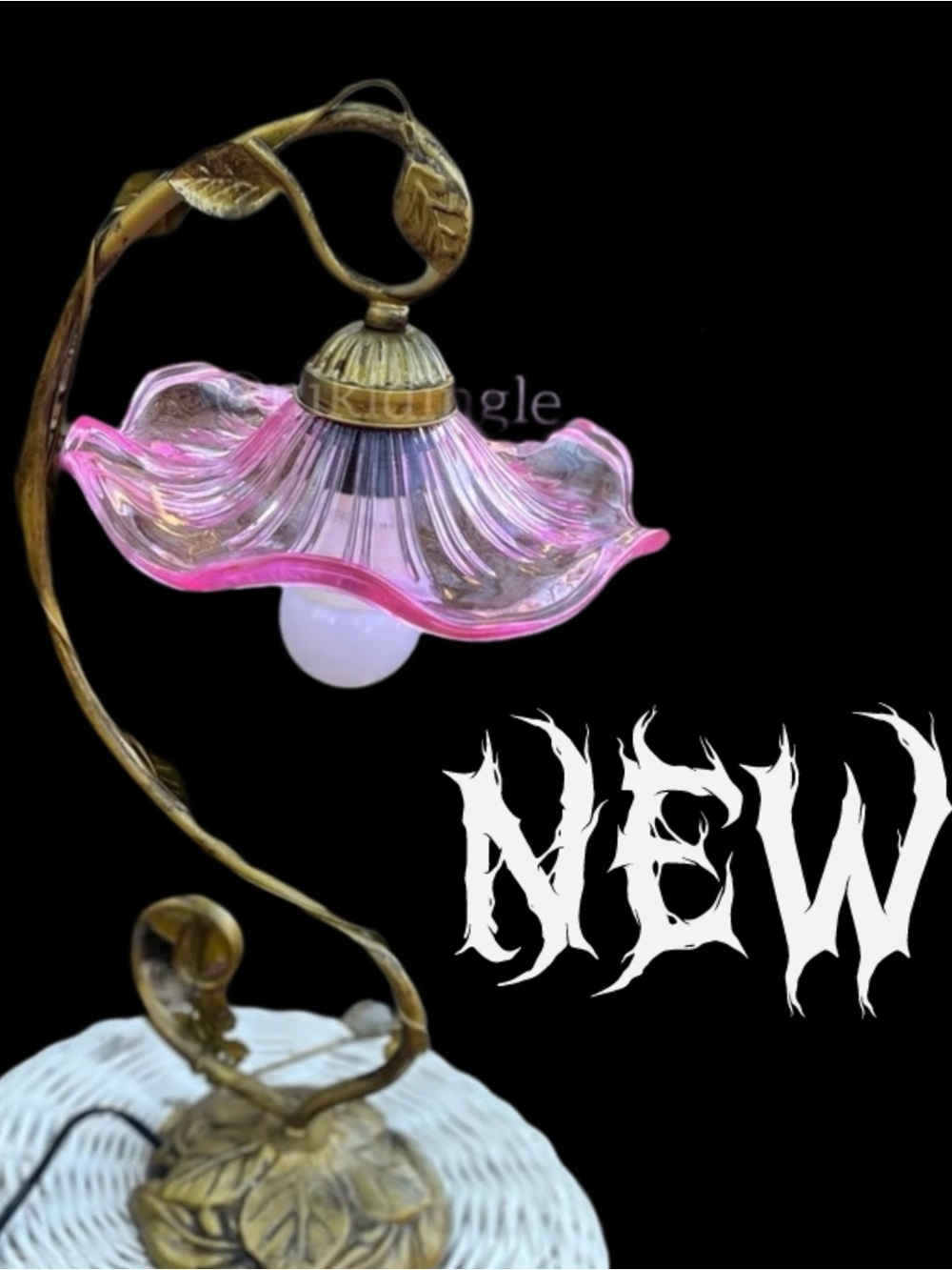 NEW! Pink flower blown stain Glass Lantern Victorian Tiffany Fairy style Lamp